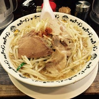 Photo taken at Yaro Ramen by セイゴ on 3/28/2015