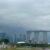 Photo taken at Marina Barrage Green Roof by Nniing I. on 10/22/2023