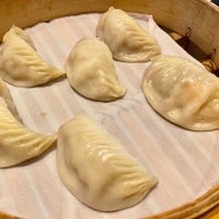 Photo taken at Din Tai Fung 鼎泰豐 by Andy H. on 9/11/2022