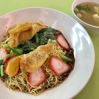 Photo taken at Boon Kee Wanton Noodle by Andy H. on 2/23/2020