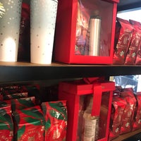 Photo taken at Starbucks by Sophia🐞 H. on 12/18/2019