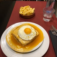 Photo taken at Oporto restaurante by Anthony J. on 6/3/2019