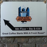 5/25/2013에 Hutch S.님이 Grand Rapids Coffee Roasters에서 찍은 사진