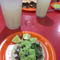 10/29/2018에 Naye S.님이 Tacos El Bronco에서 찍은 사진