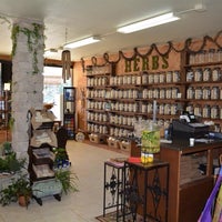 4/18/2014 tarihinde Yanko F.ziyaretçi tarafından Gypsy Apothecary Herbal Shoppe'de çekilen fotoğraf