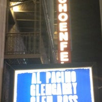 รูปภาพถ่ายที่ Glengarry Glen Ross at The Gerald Schoenfeld Theatre โดย El เมื่อ 1/7/2013