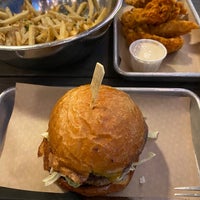 Photo taken at Hopdoddy Burger Bar by Suliman on 3/24/2023