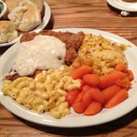 Photo taken at Cracker Barrel Old Country Store by Gabriel P. on 3/22/2013