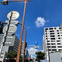 Photo taken at 浜町中ノ橋交差点 by Yamada R. on 9/6/2022
