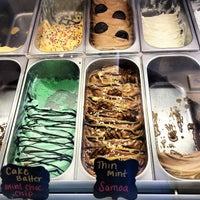 Photo taken at Buona Terra: Gelato - Macarons - Crepes by Andy G. on 3/14/2015