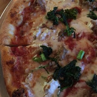 3/20/2015에 ShAi D.님이 Evil Olive Pizza &amp;amp; Bar에서 찍은 사진