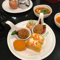 Photo taken at Hot Pot Inter Buffet by buso on 7/18/2018