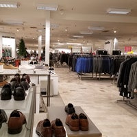 Photo taken at Lord &amp;amp; Taylor by DCCARGUY W. on 11/30/2018