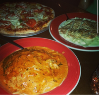 Снимок сделан в Roma&amp;#39;s Pizza &amp;amp; Restaurant пользователем Baochau T. 10/11/2014