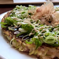 Photo taken at Hanage - Japanese Okonomiyaki by Ron G. on 5/14/2015