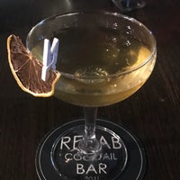 Foto scattata a ReLab Cocktail Bar da Kostya M. il 1/3/2018