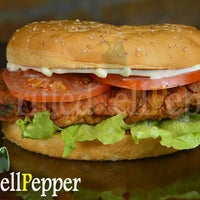 3/11/2014 tarihinde Grilled Bell Pepperجريلد بل بيبرziyaretçi tarafından Grilled Bell Pepperجريلد بل بيبر'de çekilen fotoğraf