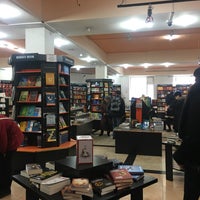 Foto scattata a Internom Bookstore da Convirella il 1/14/2017
