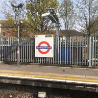 Photo taken at Hounslow East London Underground Station by Rukal K. on 4/14/2019