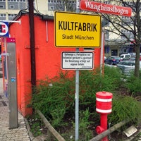 รูปภาพถ่ายที่ Kultfabrik โดย Thomas G. เมื่อ 4/21/2013