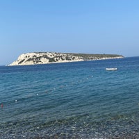 Photo taken at Kuyucak Plajı by ÖZLEM on 7/15/2023