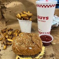 Photo taken at Five Guys by XcanX on 9/14/2018