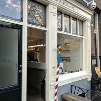 Снимок сделан в Van de Hare Amsterdam Barbers пользователем Eric R. 9/12/2017