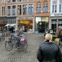 11/5/2016 tarihinde Eric R.ziyaretçi tarafından Boekhandel De Reyghere'de çekilen fotoğraf