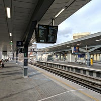 Photo taken at Platform 4 by Eric R. on 11/29/2018