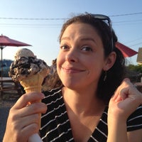Photo taken at Brown&amp;#39;s Old Fashioned Ice Cream by Ryan B. on 7/21/2014