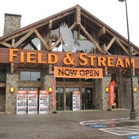 Photo taken at Field &amp;amp; Stream by Field &amp;amp; Stream on 10/6/2014