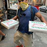 Foto tomada en Underground Pizza  por Ben G. el 8/28/2020
