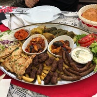 รูปภาพถ่ายที่ Food House Mostar โดย 🌿Filiz🌿 เมื่อ 6/16/2018