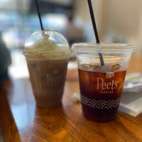 รูปภาพถ่ายที่ Peet&amp;#39;s Coffee &amp;amp; Tea โดย P G. เมื่อ 7/13/2022