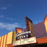 Photo taken at Cinemark Tinseltown by Charles W. on 8/29/2017