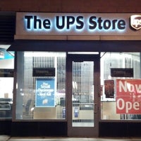 Foto diambil di The UPS Store oleh The UPS Store pada 7/14/2014