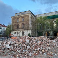 Foto tomada en Dürer Kert  por Balázs H. el 4/14/2021