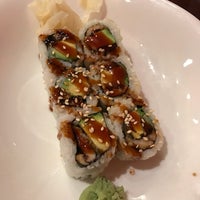 รูปภาพถ่ายที่ Yoshimama Japanese Fusion &amp;amp; Sushi Bar โดย Maggie Y. เมื่อ 5/17/2017