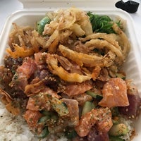 Photo taken at 8oz Poke by Maggie Y. on 1/17/2017