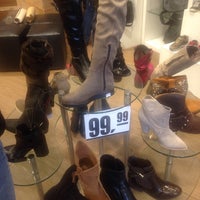 Sapatos e Bolsas da Spot Shoes Pela Metade do Preço