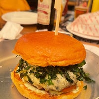 Photo taken at Mr. Mill&amp;#39;s Burguer by Jorge A. on 8/12/2023