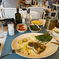 Foto tirada no(a) Gold Yengeç Restaurant por Volkan A. em 6/18/2023