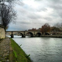 Photo taken at Quai d’Anjou by Eole W. on 11/29/2012