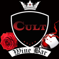 Foto tirada no(a) Cult Wine Bar por Cult Wine Bar em 3/14/2014
