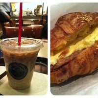 Photo taken at cafe croissant 神谷町店 by Yanyong Y. on 11/2/2012