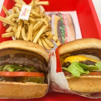 Photo taken at In-N-Out Burger by shiiiii on 5/23/2023