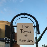 Foto tirada no(a) The Town of Ayrsley por Andrew M. em 8/23/2016