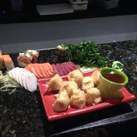 Photo taken at Naru Restaurants &amp;amp; Sushi Bar by Bruno S. on 9/11/2015
