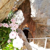 Das Foto wurde bei Yalan Dünya Mağarası von Çiçek༄🌸༄ S. am 6/28/2020 aufgenommen