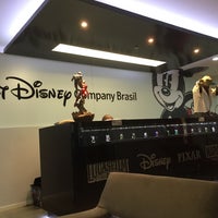 Photo taken at The Walt Disney Company Brasil by Gelber A. on 7/26/2016